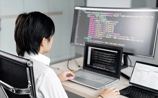 宁德 ,php声明和调用变量的符号是什么？